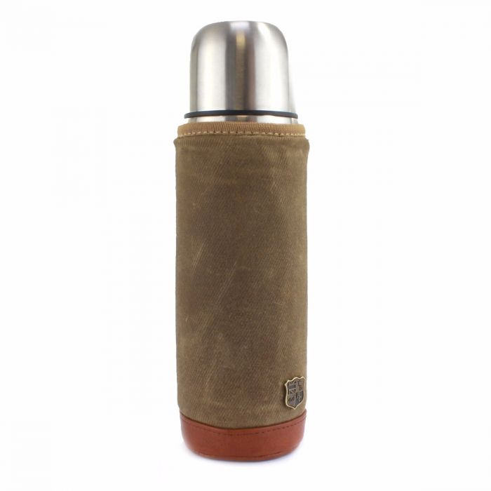 https://www.thebritishbeltcompany.com/media/catalog/product/cache/a3ac370cc245bbc6071c1264899d41b6/l/a/langdale_flask_cover_olive_3_.jpg